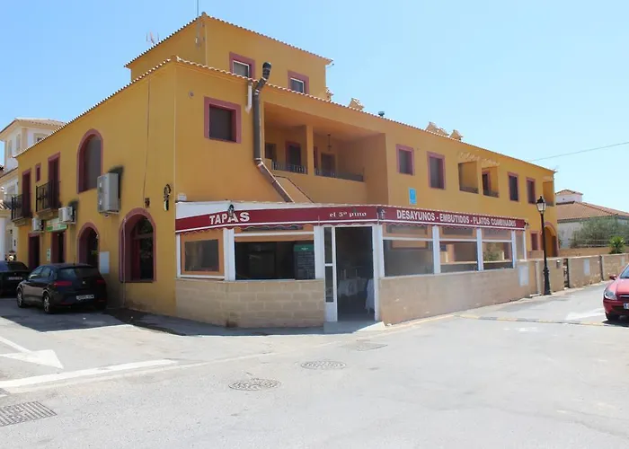 Apartamentos Turisticos Edificio Del Pino